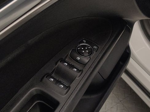 Used 2020 Ford Fusion SE FWD image 27