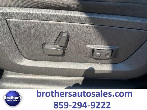 Used 2024 RAM 3500 Big Horn w/ Night Edition AWD/4WD image 22