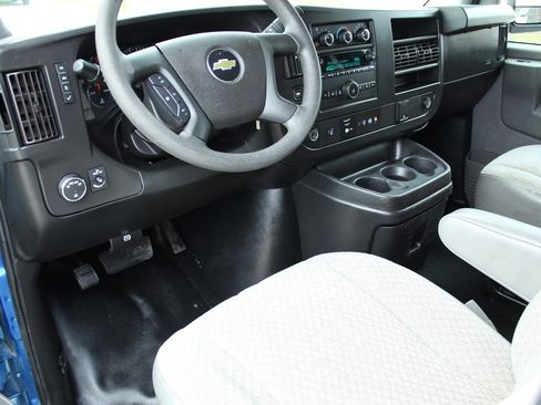 Used 2019 Chevrolet Express 3500 LS image 10