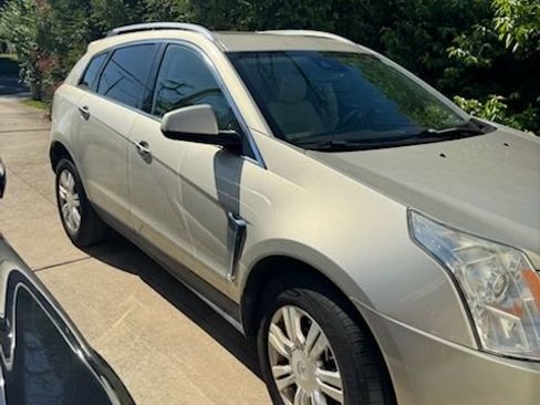 Used 2013 Cadillac SRX Luxury w/ Driver Awareness Package FWD image 3
