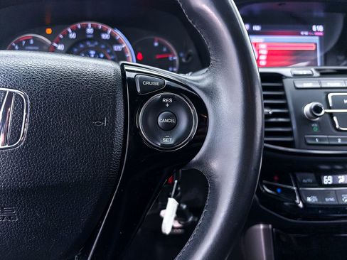 Used 2017 Honda Accord Sport image 24