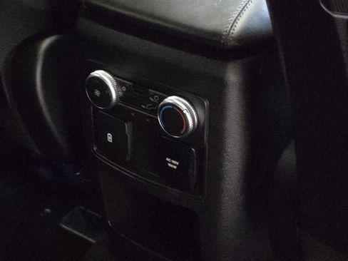 Used 2020 Ford Explorer Platinum w/ Premium Technology Package image 11