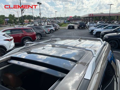 Used 2023 Nissan Pathfinder Platinum AWD/4WD image 18