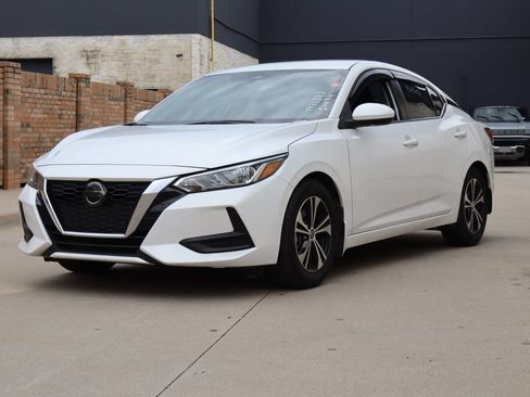 Used 2021 Nissan Sentra SV w/ Trunk Package FWD image 2