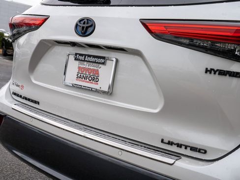 Used 2023 Toyota Highlander Limited image 7