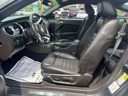 Used 2010 Ford Mustang Premium RWD image 13