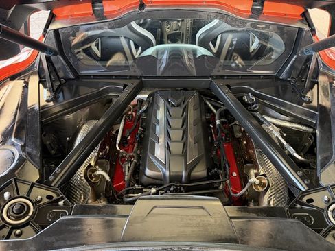 Used 2021 Chevrolet Corvette Stingray Coupe w/ Z51 Performance Package RWD image 18