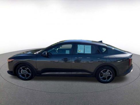 Used 2025 Kia K4 LXS image 9