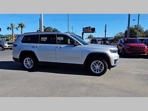 Used 2024 Jeep Grand Cherokee L Laredo w/ Luxury Tech Group I image 36