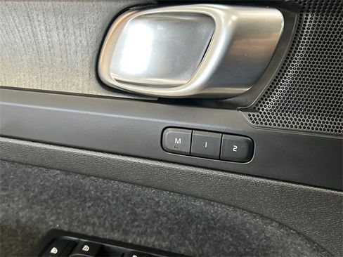 Certified 2025 Volvo XC40 B5 Plus image 20