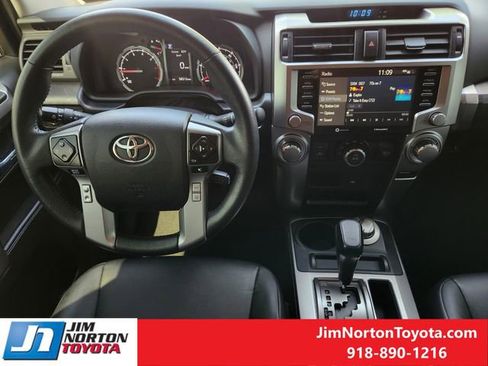 Used 2022 Toyota 4Runner TRD Sport AWD/4WD image 26