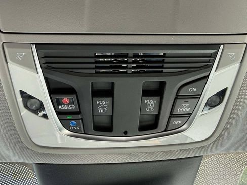 Certified 2023 Acura MDX SH-AWD w/ Technology Package image 29