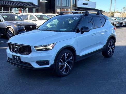 Used 2020 Volvo XC40 T5 R-Design image 4