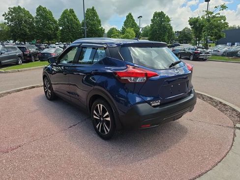 Used 2019 Nissan Kicks SV FWD image 3