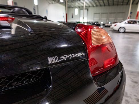 Used 2000 Toyota MR2 RWD image 36