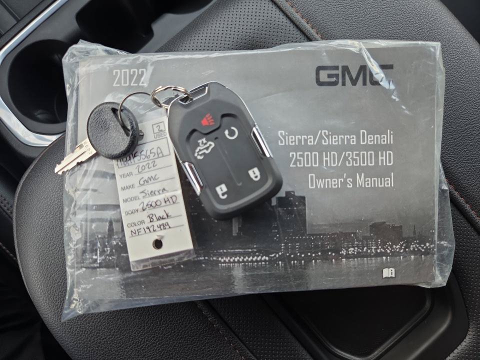 Used 2022 GMC Sierra 2500 AT4 w/ AT4 Preferred Package AWD/4WD image 37