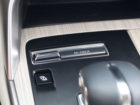 Used 2024 MAZDA CX-90 Plug-In Hybrid w/ Premium Plus AWD/4WD image 23