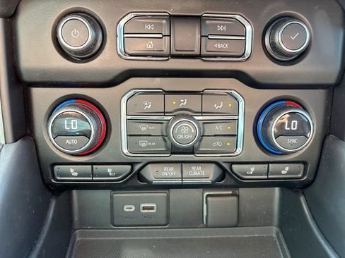 Used 2021 Chevrolet Tahoe LT AWD/4WD image 19