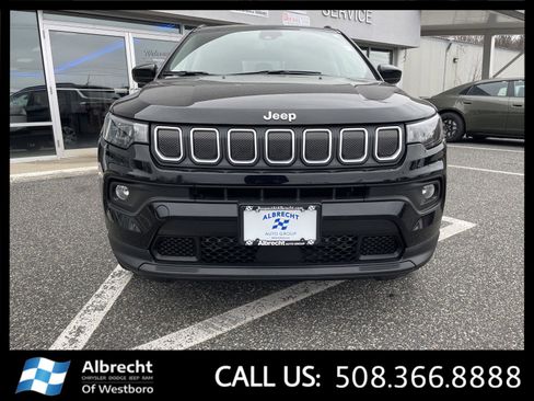 Used 2022 Jeep Compass Latitude image 8