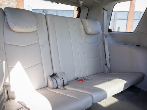 Used 2019 Cadillac Escalade Premium Luxury image 29