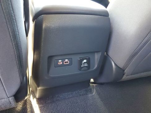 Used 2024 Nissan Frontier SV w/ Hardbody Edition image 16