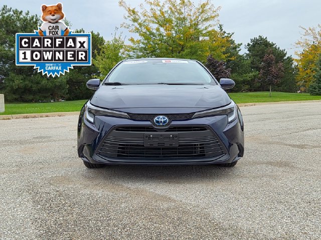 Used 2025 Toyota Corolla LE w/ Convenience Package FWD image 3