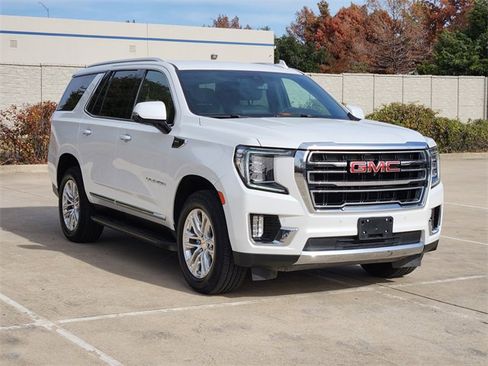 Used 2022 GMC Yukon SLT w/ SLT Luxury Package image 3