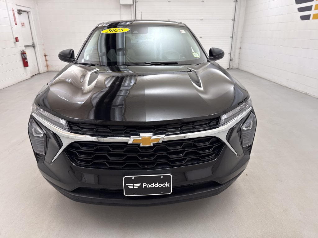 Used 2025 Chevrolet Trax LS FWD image 8