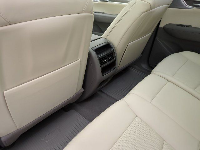 Certified 2024 Cadillac XT5 Premium Luxury AWD/4WD image 23