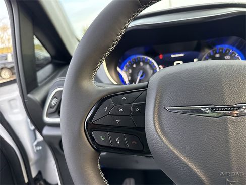 New 2026 Chrysler Pacifica Limited w/ S Appearance Package image 15