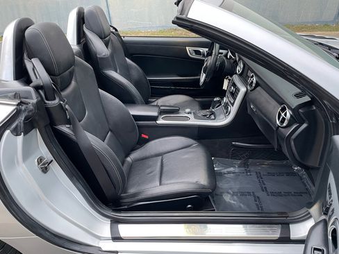 Used 2013 Mercedes-Benz SLK 250 image 18