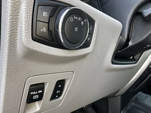 Used 2018 Ford F150 XLT w/ Equipment Group 302A Luxury image 19