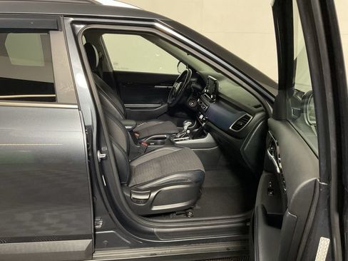 Used 2021 Kia Seltos S AWD/4WD image 36