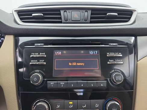 Used 2016 Nissan Rogue S w/ Appearance Package image 20