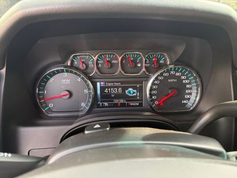 Used 2016 Chevrolet Suburban LT RWD image 9