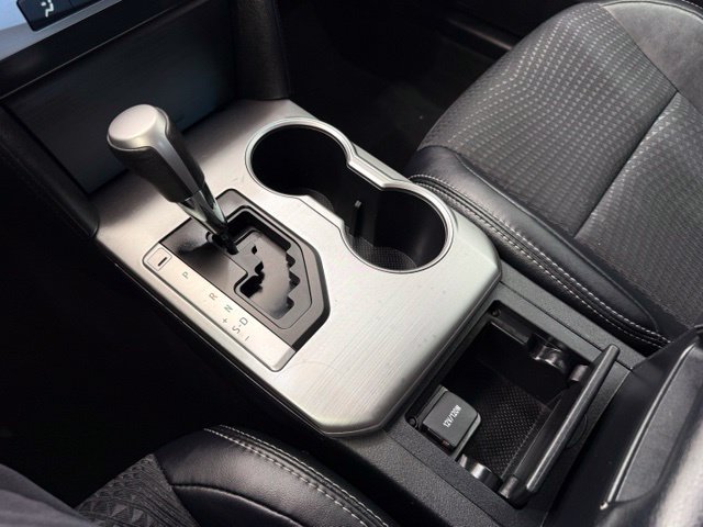 Used 2013 Toyota Camry SE FWD image 35