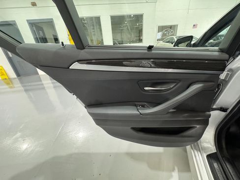 Used 2011 BMW 535i xDrive Sedan image 38