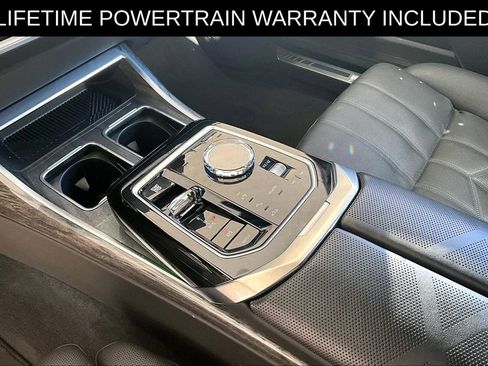 Used 2025 BMW 740i image 18