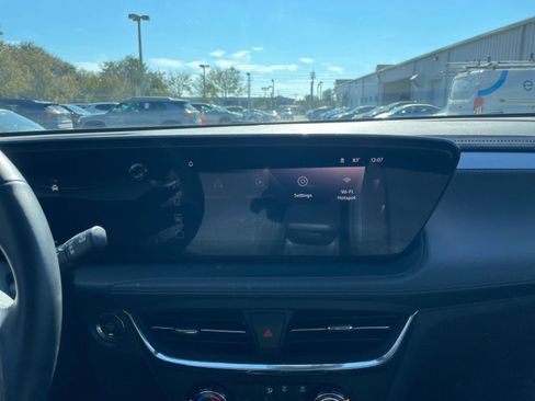 Used 2025 Buick Encore GX Preferred image 21
