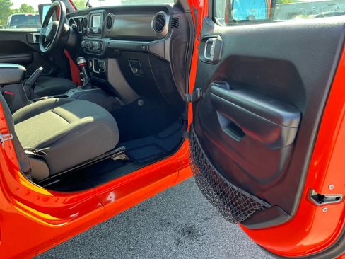 Used 2018 Jeep Wrangler Unlimited Sport AWD/4WD image 30