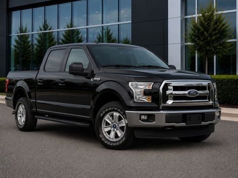 Used 2017 Ford F150 XLT w/ Equipment Group 302A Luxury AWD/4WD image 19