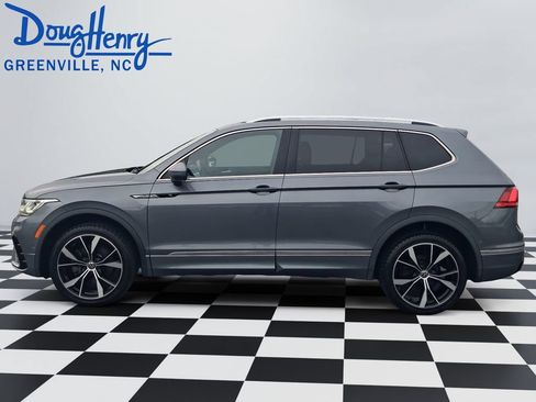 Used 2022 Volkswagen Tiguan SEL R-Line AWD/4WD image 2
