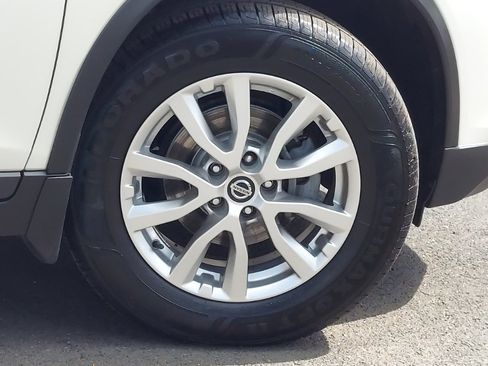 Used 2018 Nissan Rogue SV AWD/4WD image 17