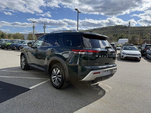 Used 2024 Nissan Pathfinder SL AWD/4WD image 5