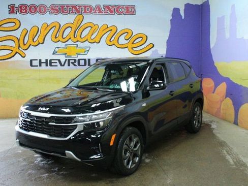 Used 2024 Kia Seltos LX image 2