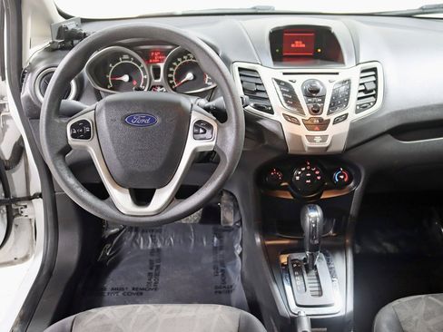 Used 2013 Ford Fiesta SE image 14