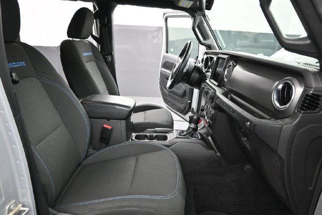 Used 2023 Jeep Wrangler Unlimited Rubicon 4xe w/ Cold Weather Group AWD/4WD image 25