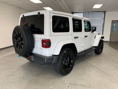 Certified 2024 Jeep Wrangler Unlimited Sahara w/ Safety Group AWD/4WD image 6