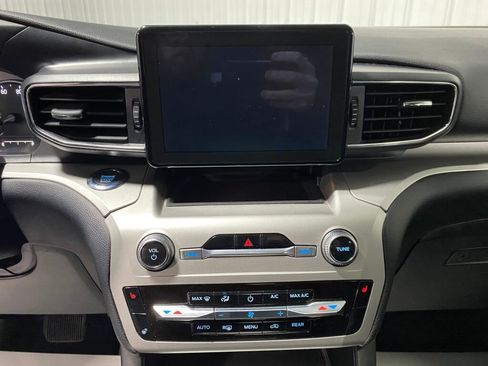 Used 2021 Ford Explorer XLT w/ Equipment Group 202A image 13
