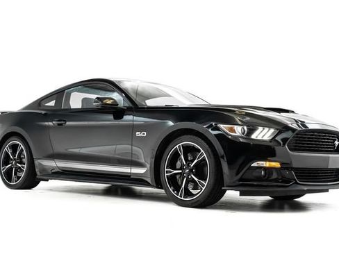 Used 2017 Ford Mustang GT Premium w/ Equipment Group 401A RWD image 6
